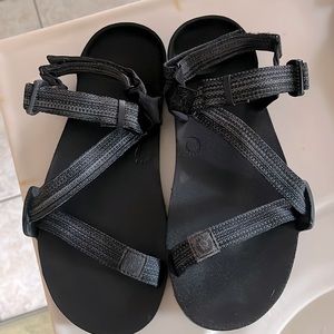 Zero shoes sandals